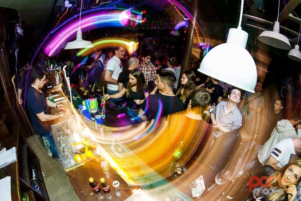 Saturday Night Party, Green Pub