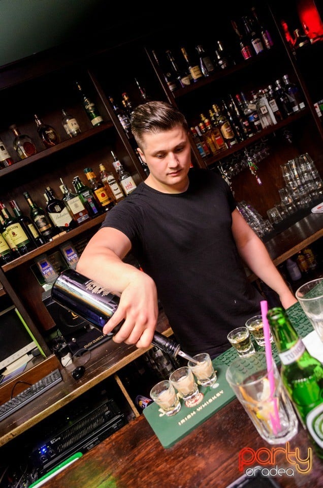 Saturday Night Party, Green Pub
