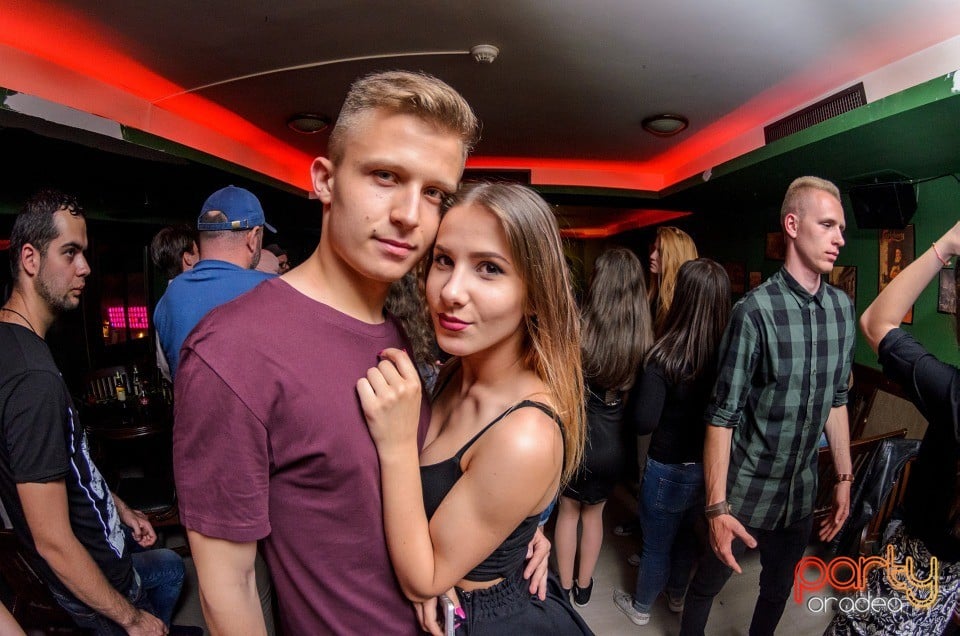 Saturday Night Party, Green Pub