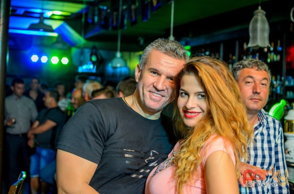 Saturday Night Party, Green Pub