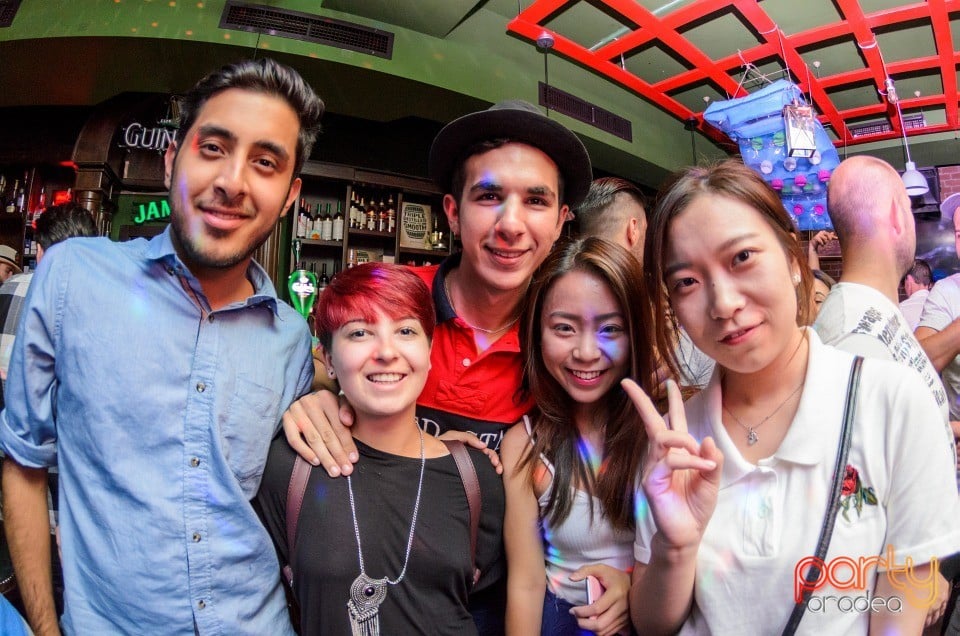 Saturday Night Party, Green Pub