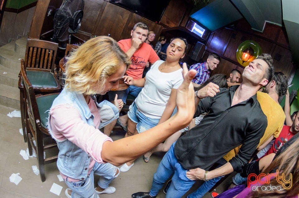 Saturday Night Party, Green Pub