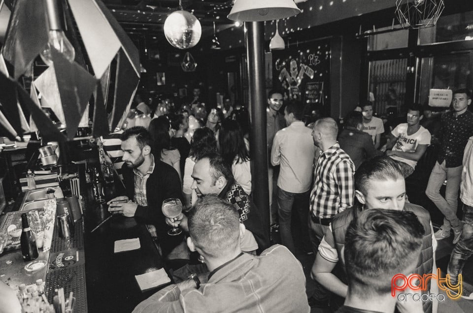 Saturday Night Party, Green Pub