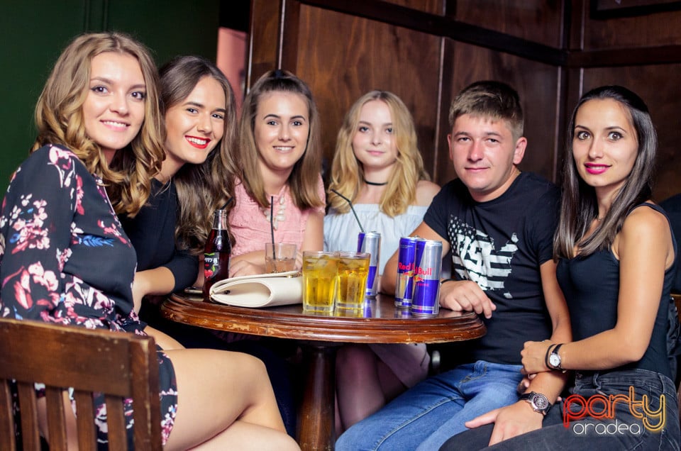 Saturday Night Party, Green Pub