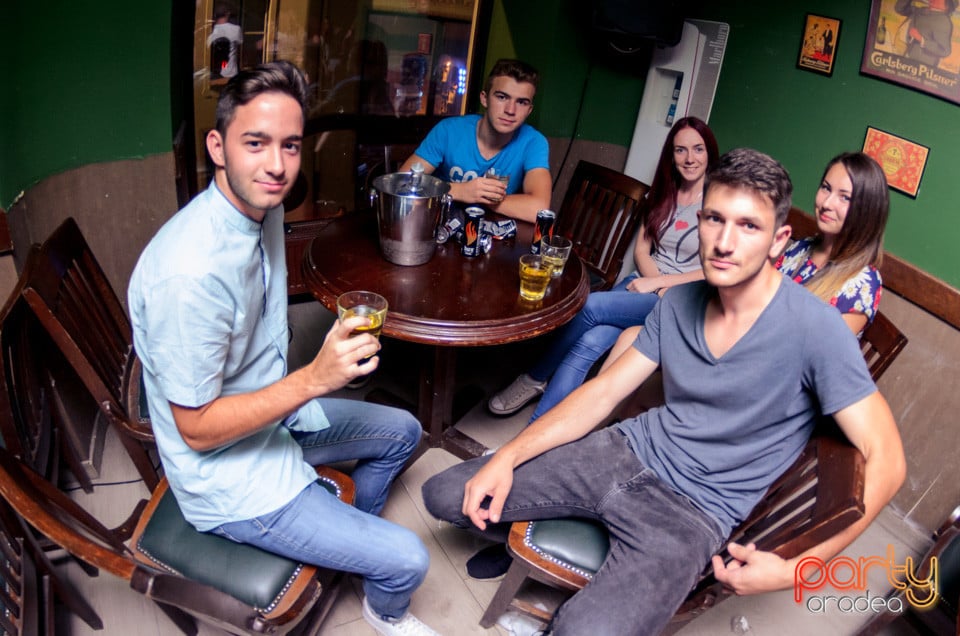 Saturday Night Party, Green Pub