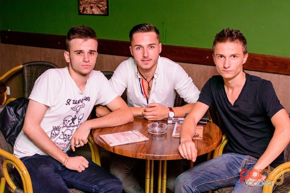 Saturday Night Party, Green Pub