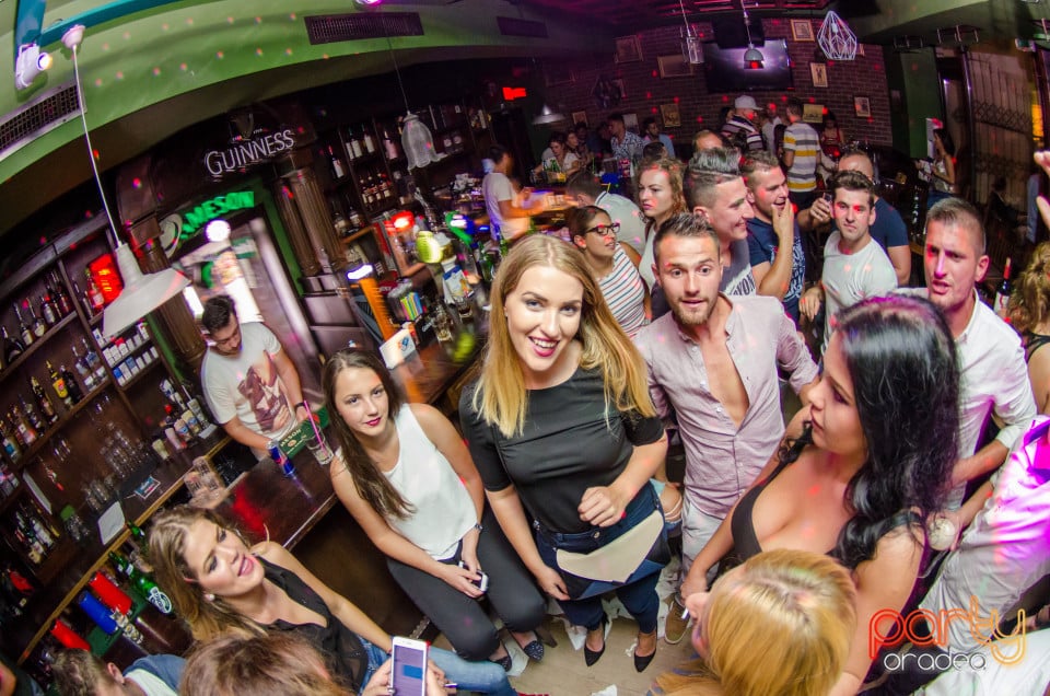 Saturday Night Party, Green Pub