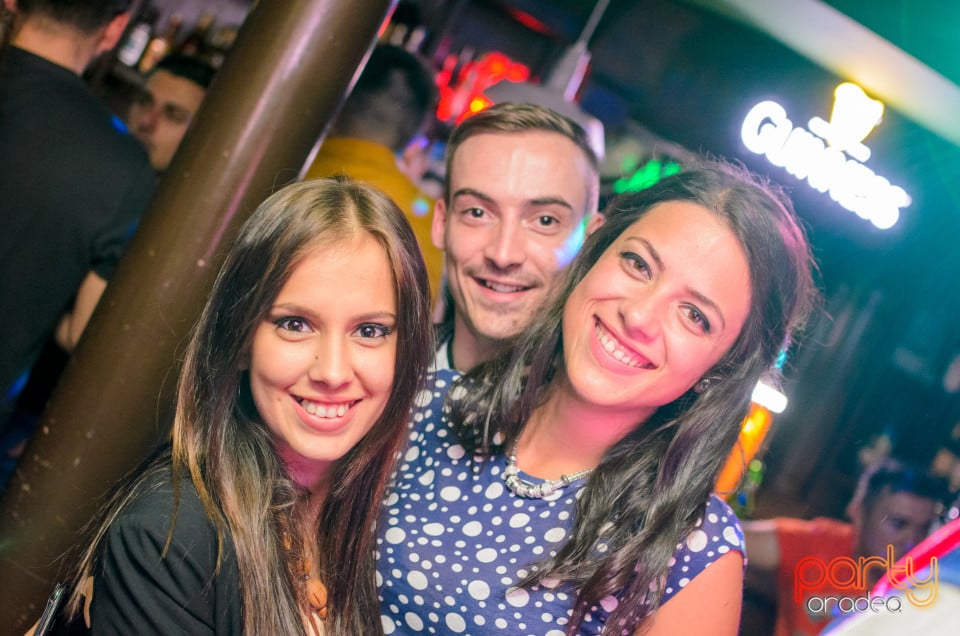 Saturday Night Party, Green Pub