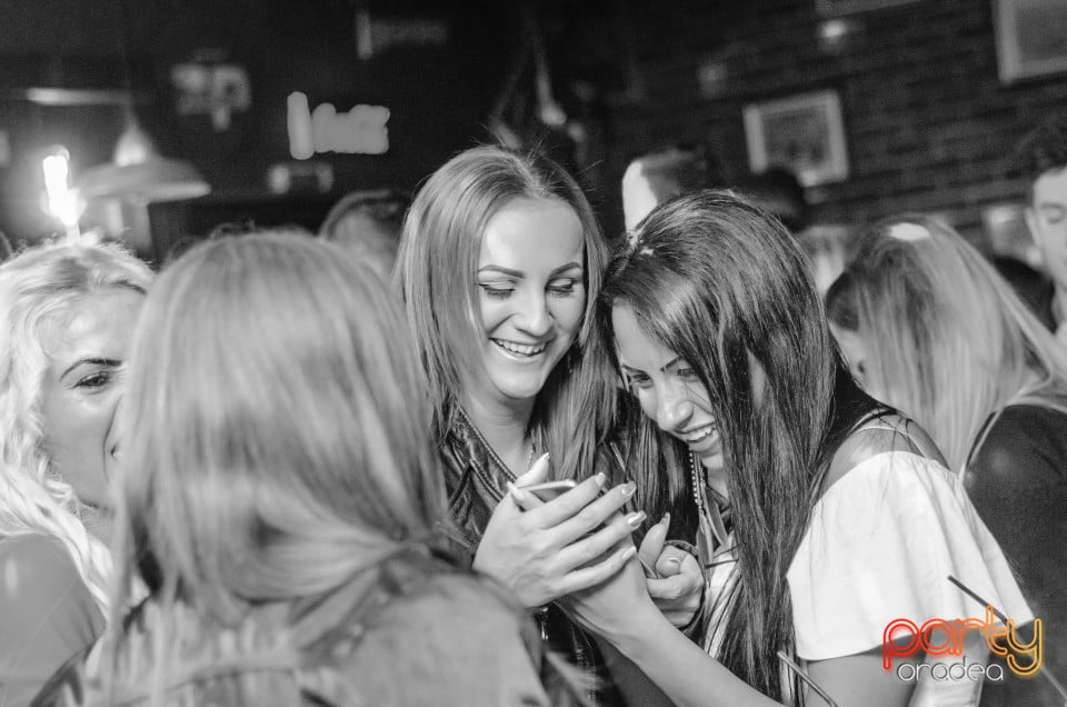 Saturday Night Party, Green Pub
