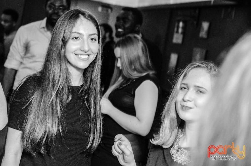 Saturday Night Party, Green Pub