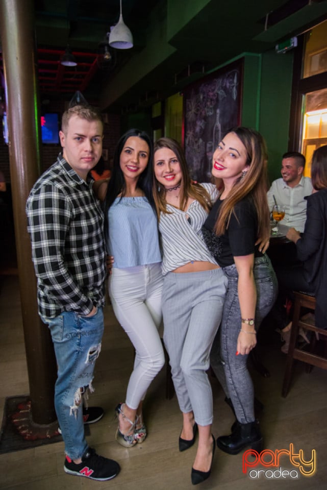 Saturday Night Party, Green Pub