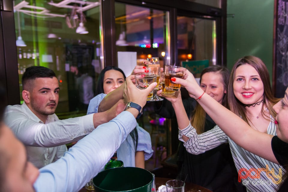 Saturday Night Party, Green Pub