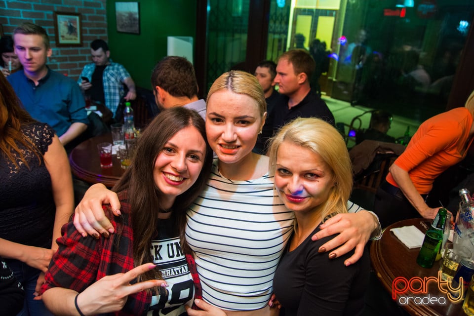 Saturday Night Party, Green Pub