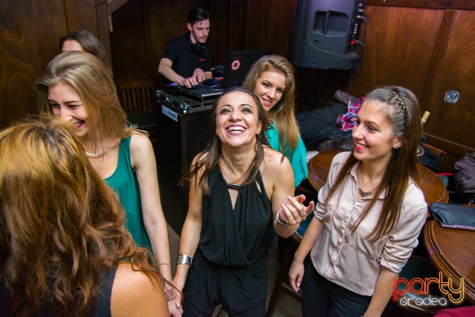 Saturday Night Party, Green Pub