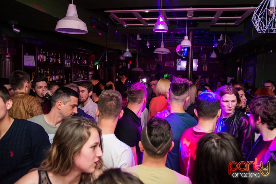 Saturday Night Party, Green Pub