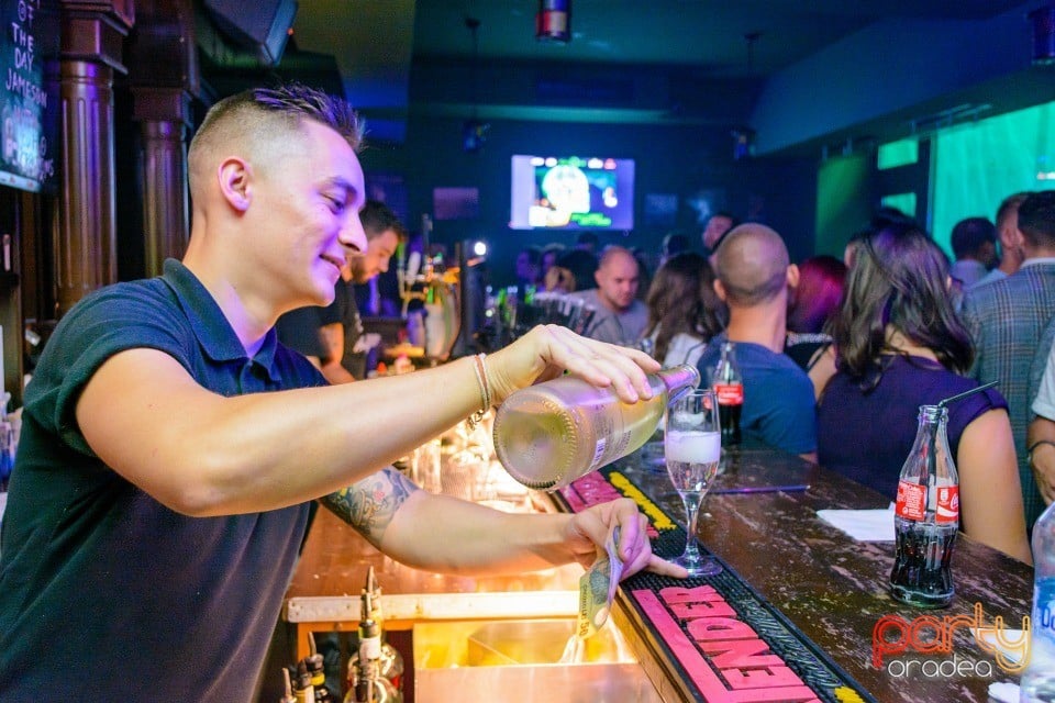 Saturday Night Party, Green Pub