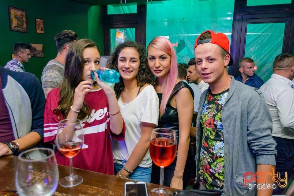 Saturday Night Party, Green Pub