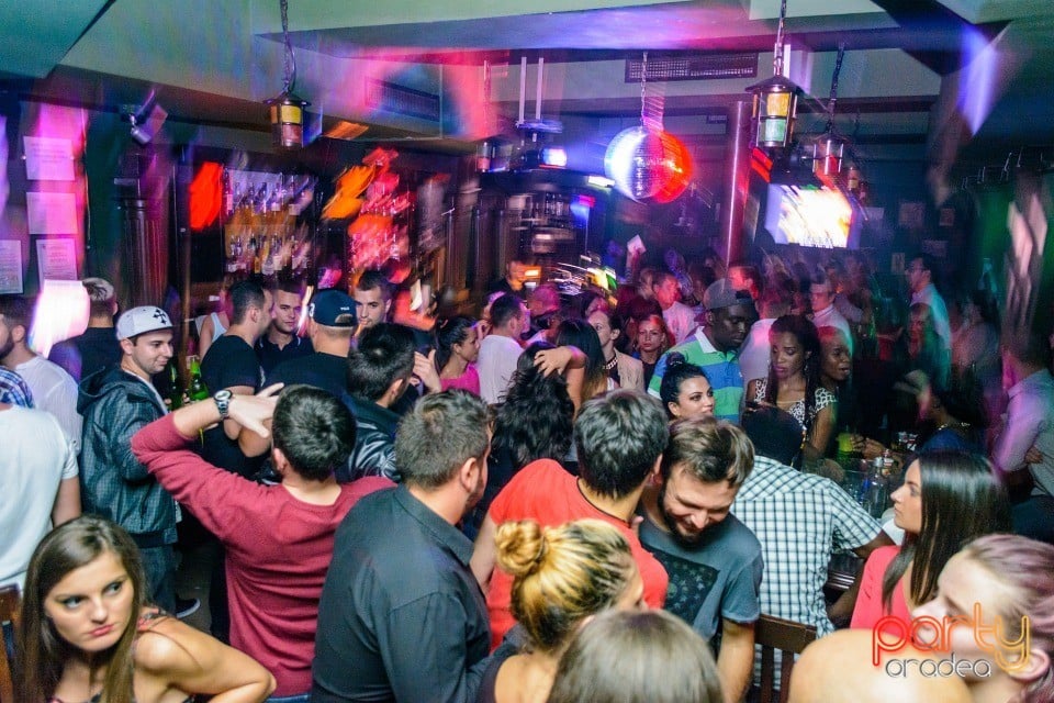 Saturday Night Party, Green Pub