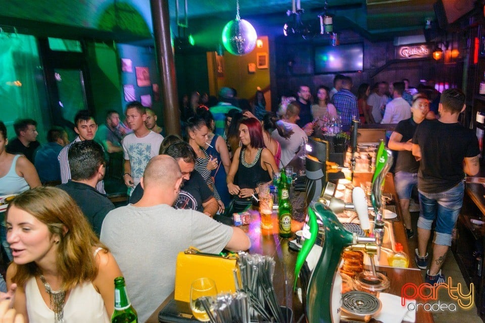 Saturday Night Party, Green Pub
