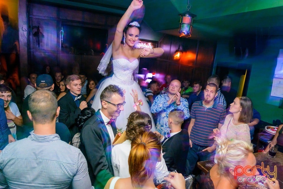 Saturday Night Party, Green Pub