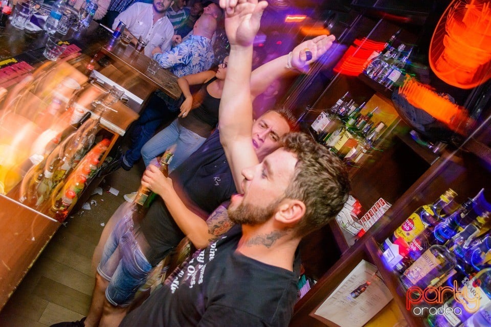 Saturday Night Party, Green Pub