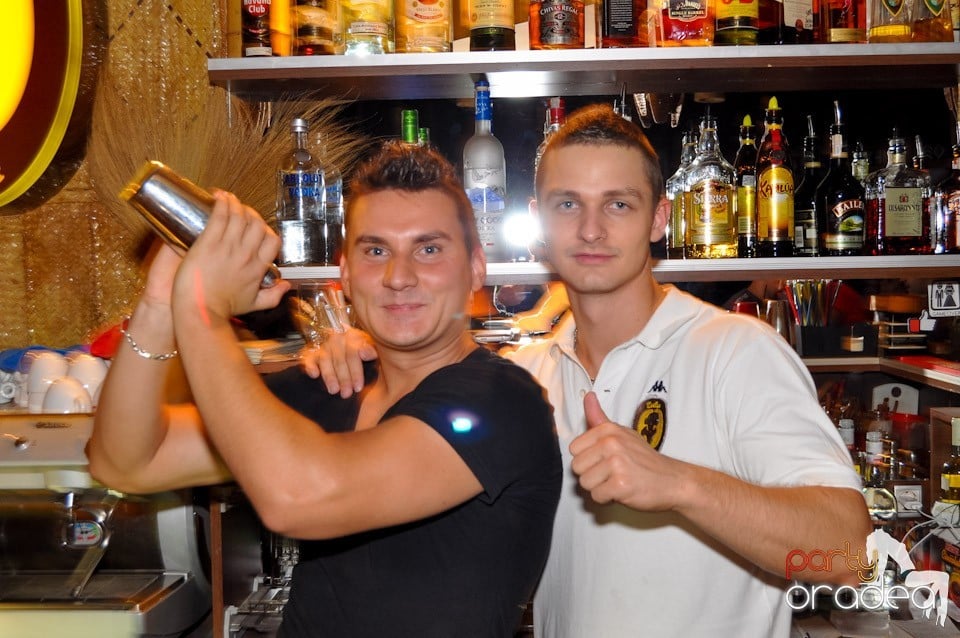 Saturday Night Zulu Party, Zulu Caffe