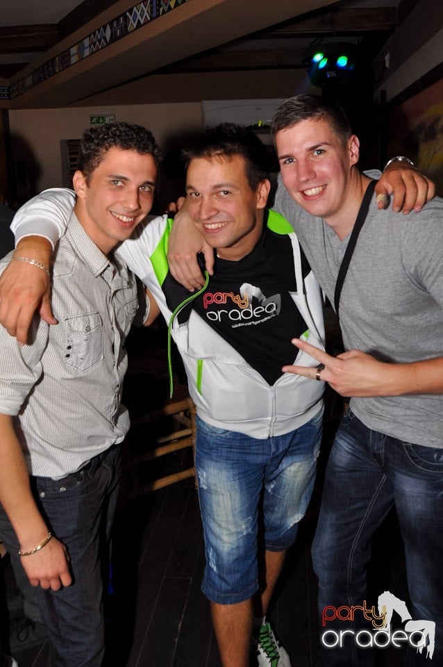 Saturday Night Zulu Party, Zulu Caffe