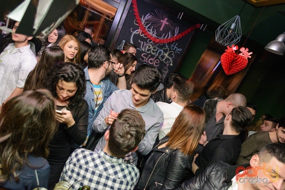 Saturday Night, Green Pub