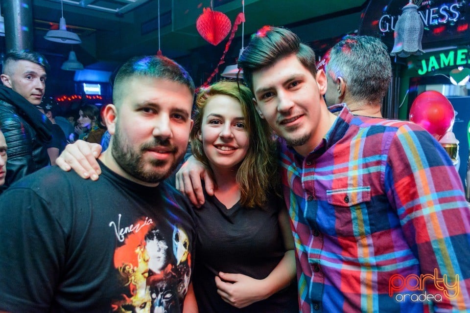 Saturday Night, Green Pub