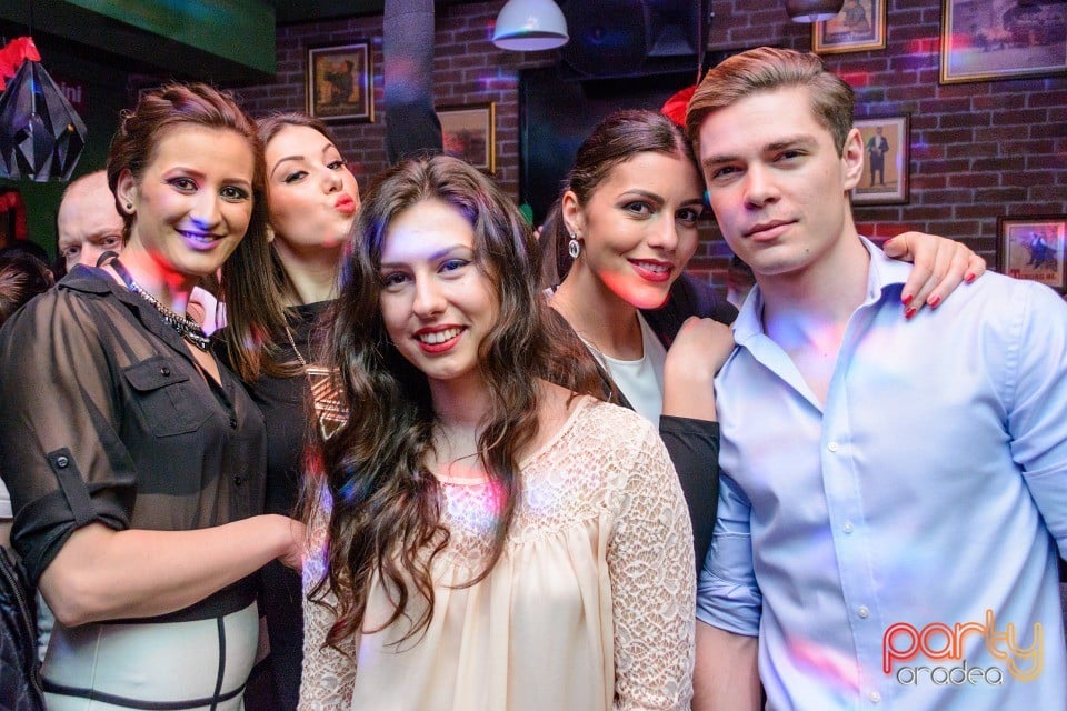 Saturday Night, Green Pub