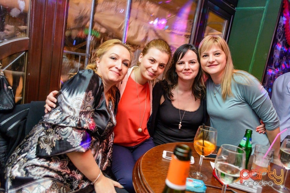 Saturday Night, Green Pub