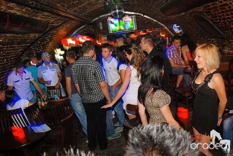 Saturday Party @ Club Escape, 