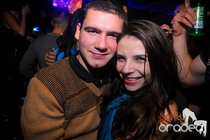 Saturday = Party în Escape, 