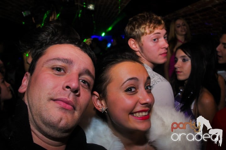 Saturday = Party în Escape, 