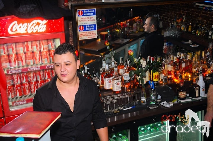 Saturday = Party în Escape, 