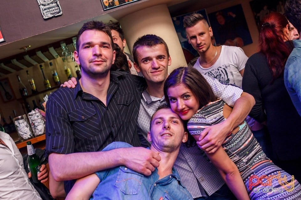 Saturday Party în Window Pub, 