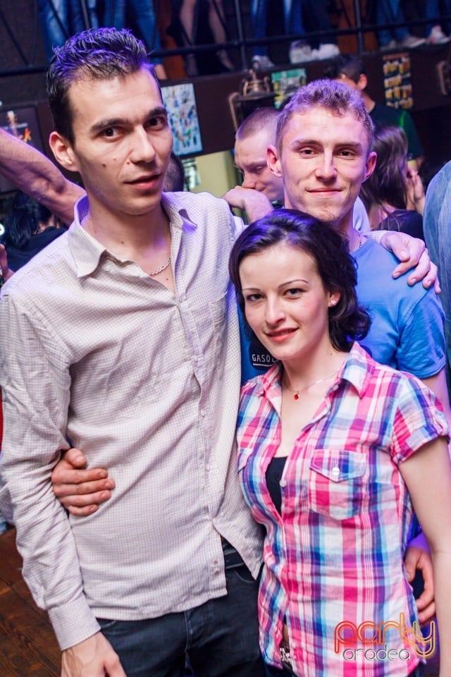 Saturday Party în Window Pub, 