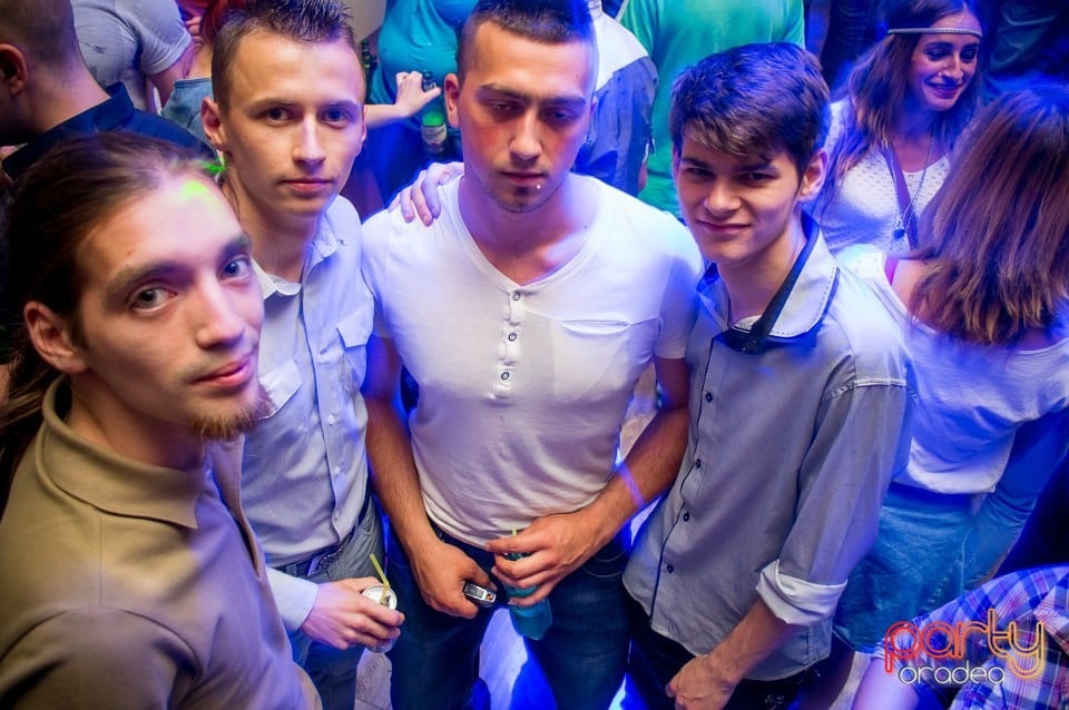 Saturday Party în Window Pub, 