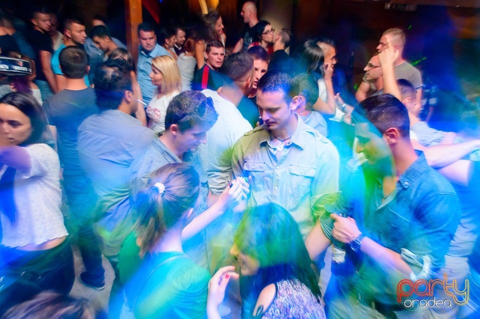 Saturday Party în Window Pub, 