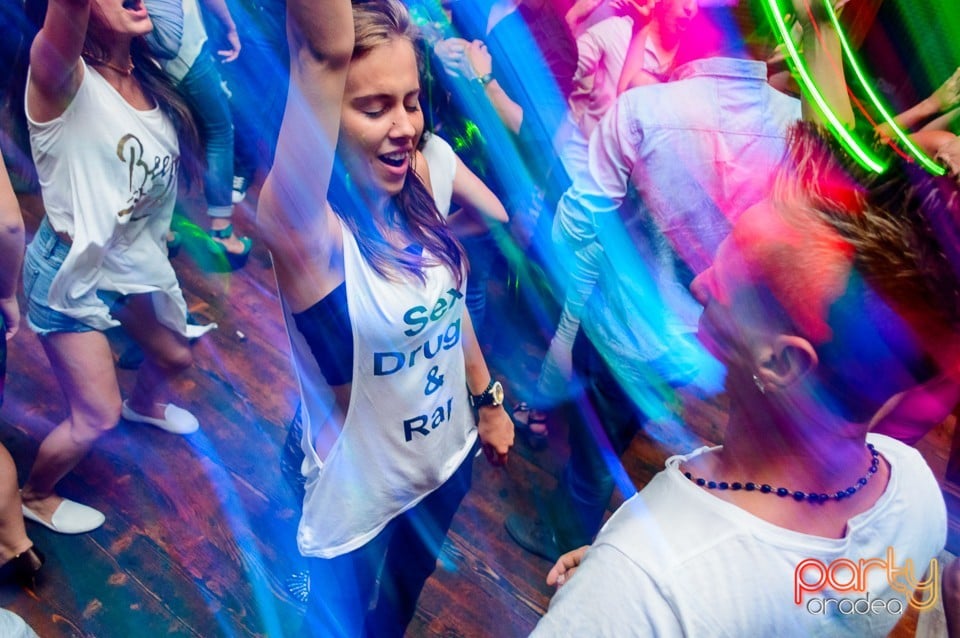 Saturday Party în Window Pub, 