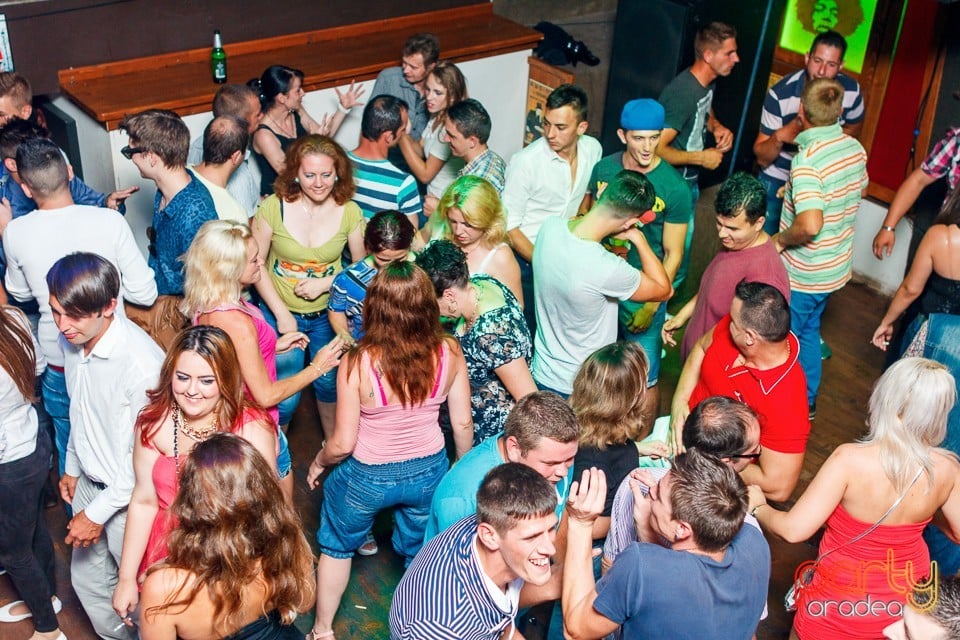 Saturday Party în Window Pub, 