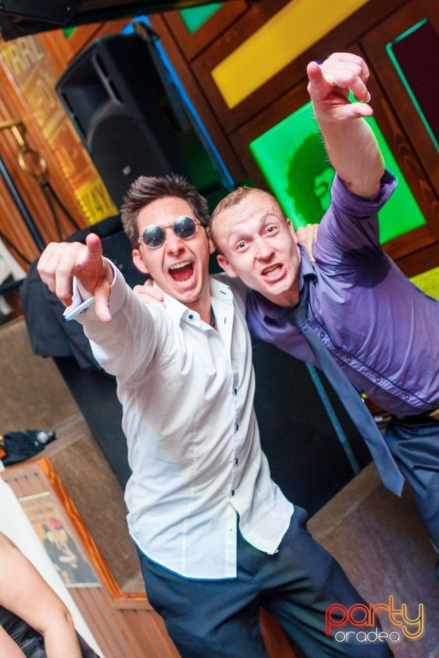 Saturday Party în Window Pub, 