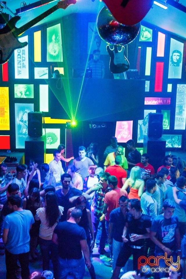 Saturday Party în Window Pub, 