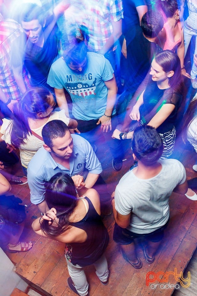 Saturday Party în Window Pub, 