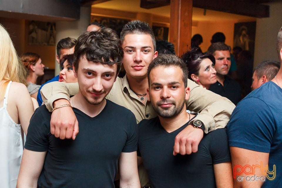 Saturday Party în Window Pub, 