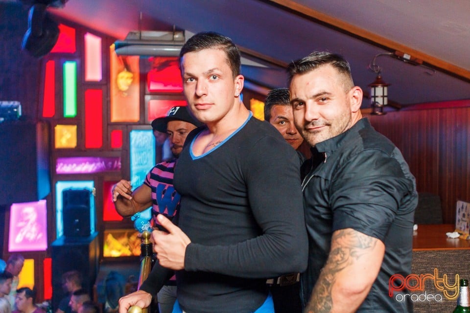 Saturday Party în Window Pub, 