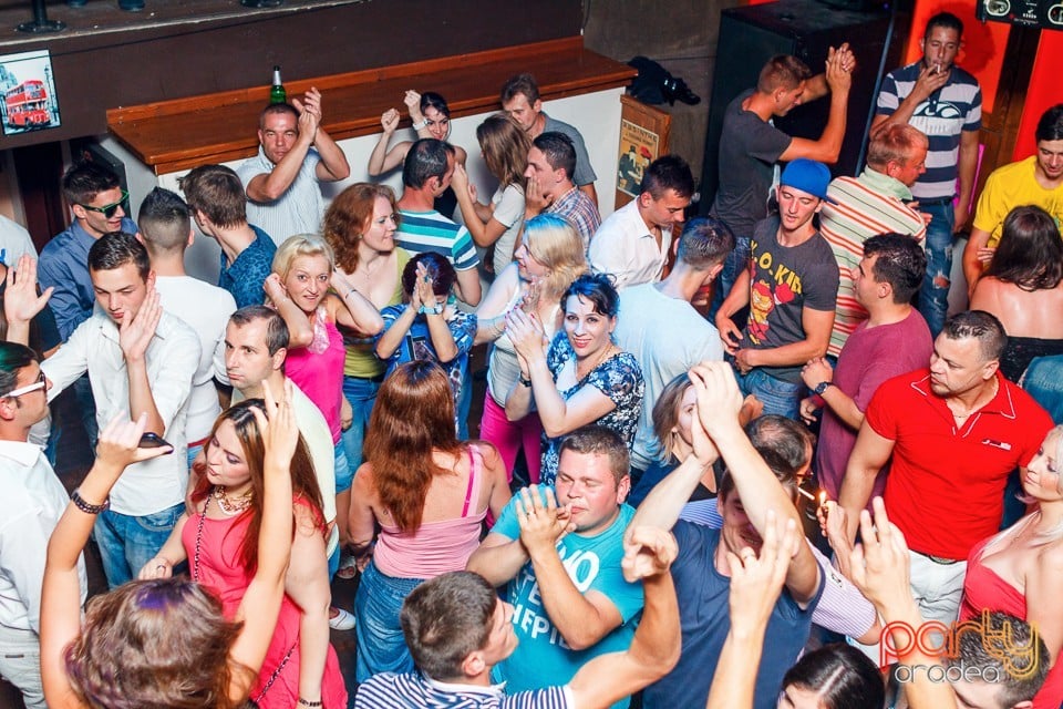 Saturday Party în Window Pub, 