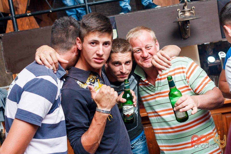 Saturday Party în Window Pub, 