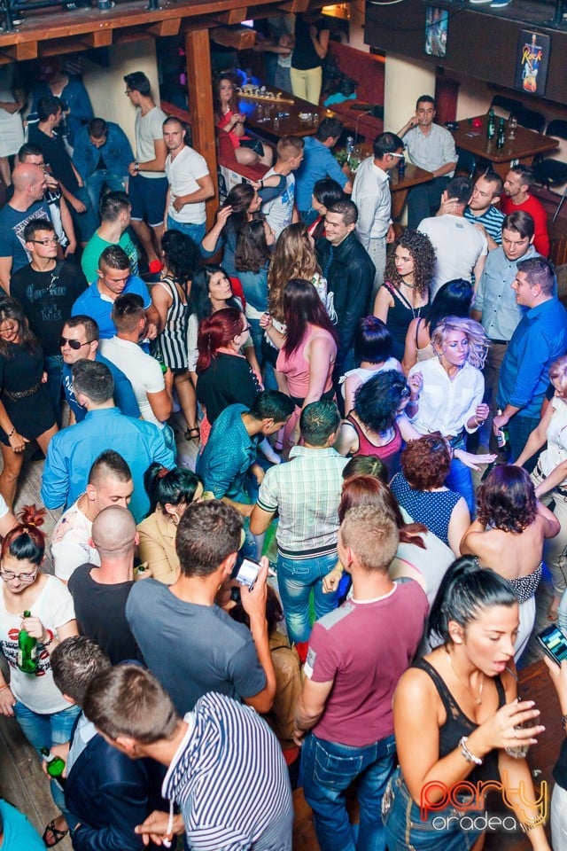 Saturday Party în Window Pub, 