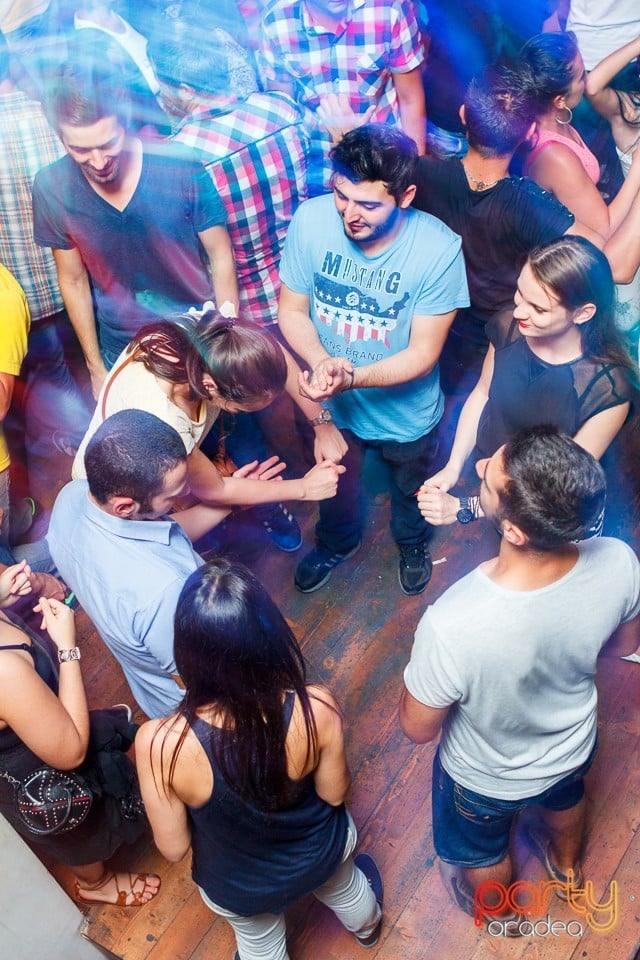 Saturday Party în Window Pub, 